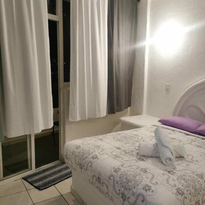 Lovely Studio Apartment With Balcony Ac & Wi-Fi, Minutes From Downtown! Zihuatanejo Eksteriør bilde